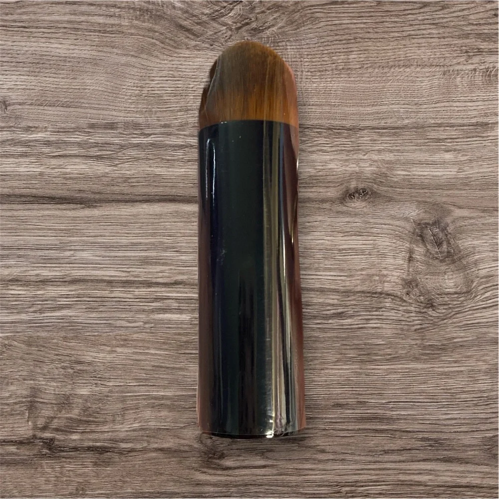 Chanel Water-Fresh Complexion Touch Travel Foundation Brush 2.5
